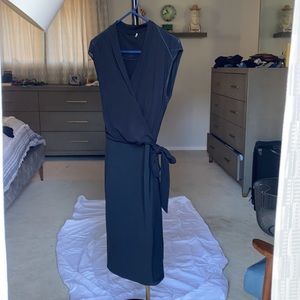 Elie Tahari sheath dress in black